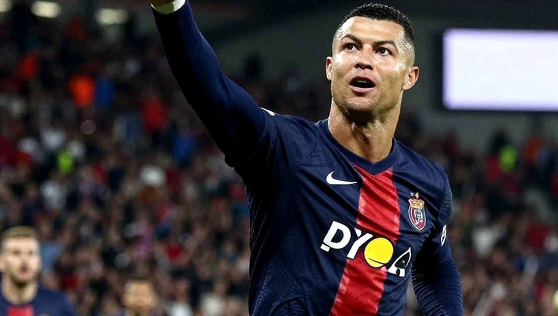 শীর্ষে বসেও শত্রুর ঘেরাও: আমেরিকায় আলমাদার তীব্রতা আর 'বড় ক্লাবের কর'