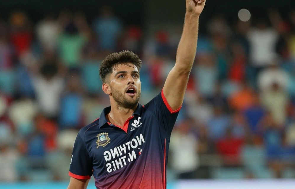 নিলামের হাতুড়ি আর বোলারের রান-আপ: ফ্র্যাঞ্চাইজি ট্রান্সফার উইন্ডোয় কে আসলে হারে নিলামের হাতুড়ি আর বোলারের রান-আপ: ফ্র্যাঞ্চাইজি ট্রান্সফার উইন্ডোয় কে আসলে হারে
