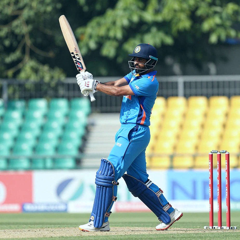 Sharjah's Roller, Dubai's Roof: The Two Economies of Gulf Cricket Sharjah's Roller, Dubai's Roof: The Two Economies of Gulf Cricket