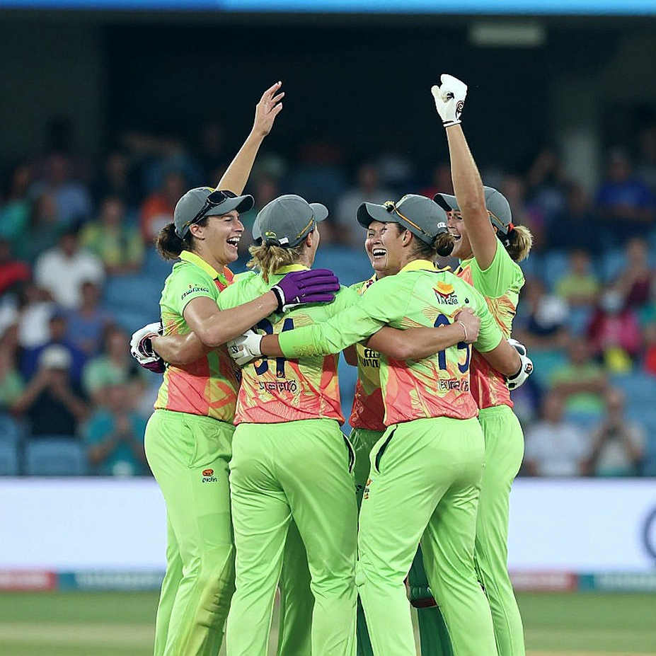 খালি ডেটার ফাঁদ: ক্রিকেট বিশ্লেষণে কাঠামো যখন বিষয়বস্তু সেজে ওঠে