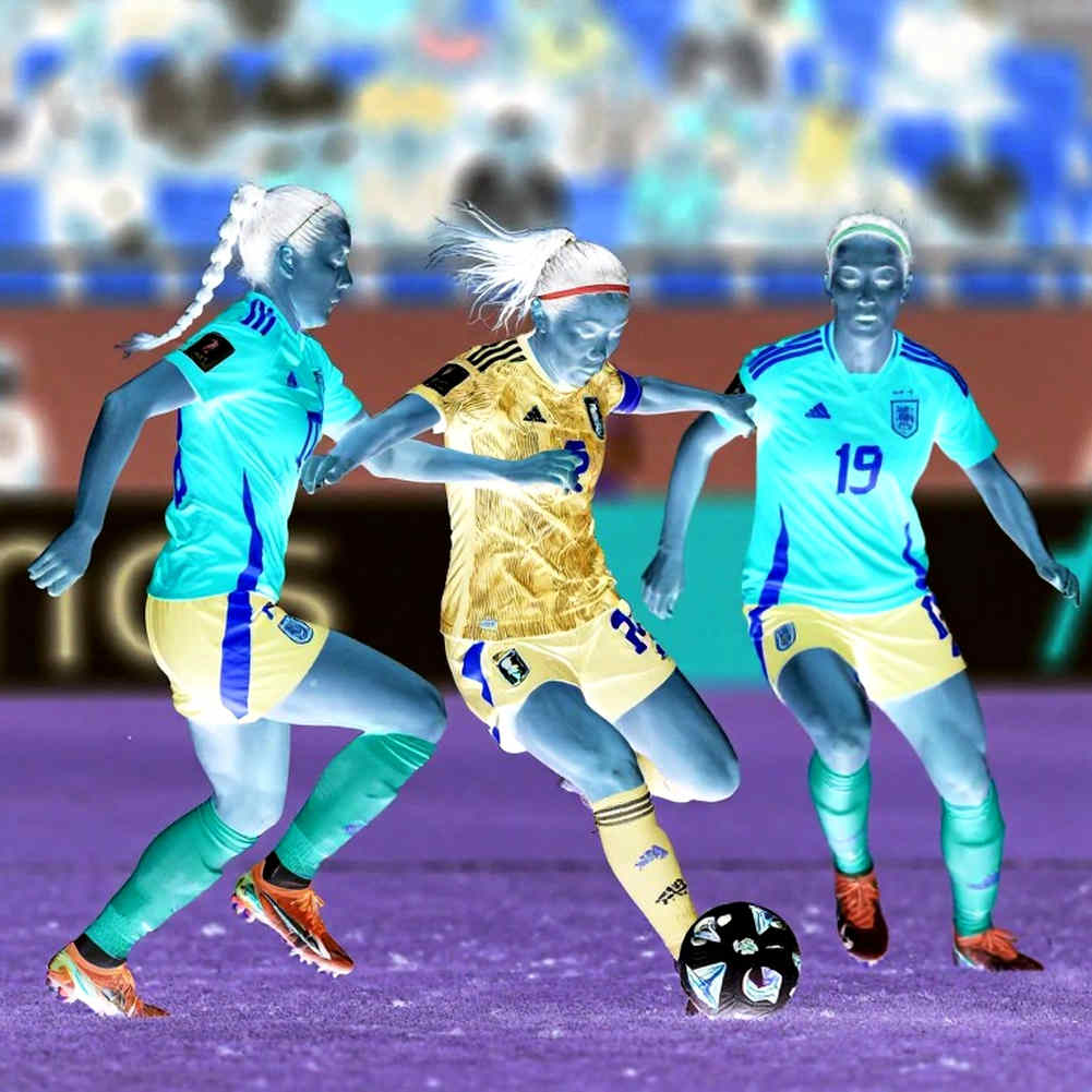 The Mirror of Seven Goals: England's 'New Era' and Croatia's Silent Fall
