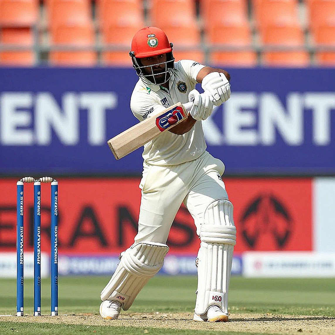 মাঠের নীরবতা: ক্রিকেটের যে তথ্যগুলো কখনো প্রকাশ পায় না